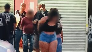 Operativo en Roosevelt Avenue en Queens apunta a la trata de personas y supuestos burdeles.