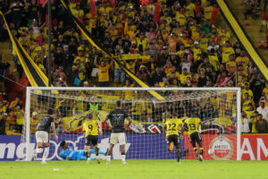 ¡Alegría torera! Barcelona SC golea 3-0 a Corinthians en la ida de la fase 3 de la Copa Libertadores