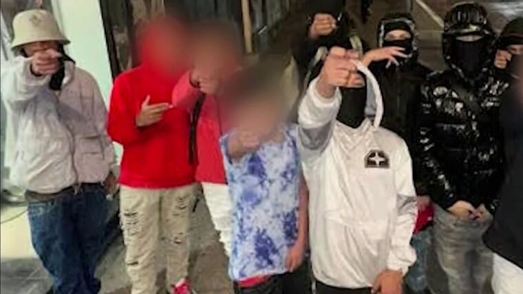 Ecuatoriano detenido en Nueva York por tatuajes que lo vinculan erróneamente al Tren de Aragua
