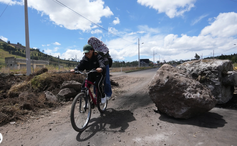 LA GRIETA DE ECUADOR: PROTESTAS ESTALLAN MIENTRAS EL ESTADO DE EXCEPCIÓN CUBRE 10 PROVINCIAS