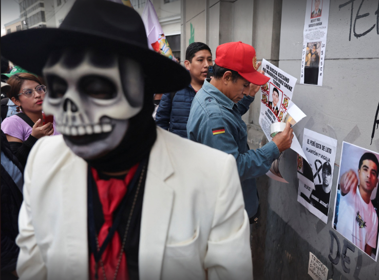 ESTADO DE EMERGENCIA: NUEVO PRESIDENTE DE PERÚ SE AFERRA AL PODER EN MEDIO DE LA VIOLENCIA