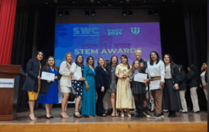Linda Guamán, la científica cuencana que conquistó el STEM Woman Awards 2025 y enorgullece a Ecuador