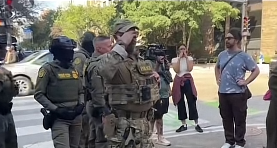 Autoridades usan hackeo de celulares y reconocimiento facial para detener a inmigrantes