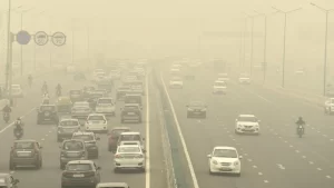 EL APOCALIPSIS DEL ESMOG: NUEVA DELHI AMANECE BAJO UNA CORONA DE VENENO