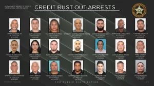 21 personas arrestadas en fraude de 5 millones de dólares en Miami-Dade