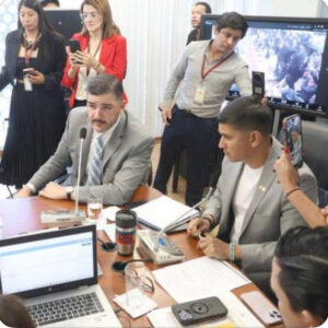 MAYOR AQUILES ALVAREZ DEMANDS ANSWERS: GUAYAQUIL LEADERSHIP RAGES OVER LA BAHÍA TERROR ATTACK