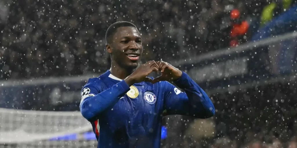 Moisés Caicedo Scores His First Champions League Goal for Chelsea: A Thunderbolt to Remember