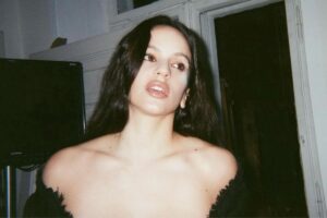Rosalía Canta en 13 Idiomas en su Nuevo Álbum ‘Lux’: Latín, Siciliano, Ucraniano y Más