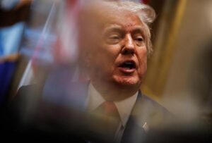 Superviviente ecuatoriano repatriado tras ataque de EE.UU. a narcosubmarino en el Caribe: inicia proceso judicial y evaluación médica