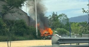 Motociclista Graba Accidente Múltiple en Ruta Viva que Deja Tres Muertos