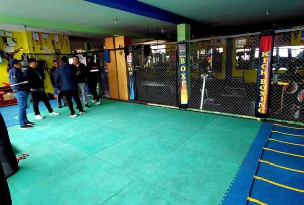Gimnasio que Organizó Peleas Ilegales Cerrado en el Norte de Quito Tras la Muerte de un Adolescente