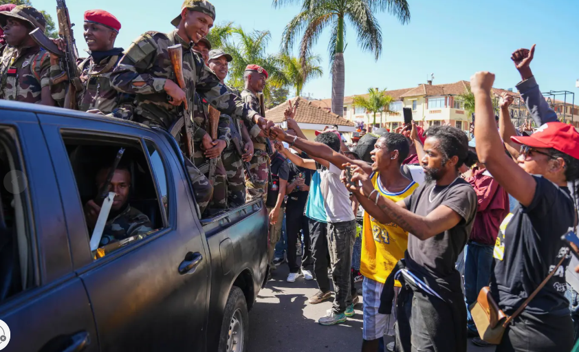 La Generación Z se Levanta: Protestas Juveniles Encienden un Movimiento Global por el CambioPor la Redacción de Política Global | 16 de octubre de 2025