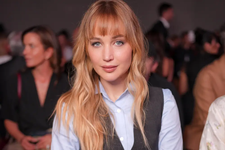 JENNIFER LAWRENCE ON FAME’S BACKLASH: “THAT PERSON IS ANNOYING”