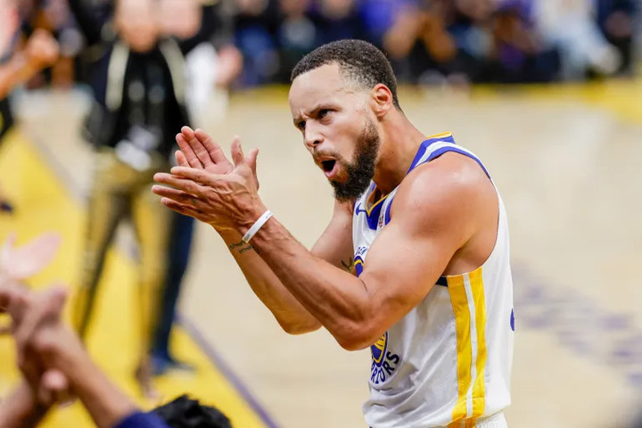 CURRY’S LATE-GAME MAGIC ECLIPSES GORDON’S HISTORIC 50-POINT EXPLOSION