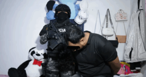 Historic Blow to “Los Lobos”: Ecuadorian Police Arrest 17, Including “Gordo Arturo”, in Major Raids in Quito and Guayaquil