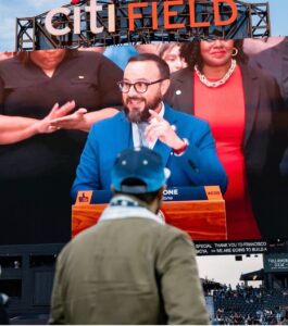 Ecuatoriano Americano Francisco Moya logra histórico triunfo: Queens tendrá el primer estadio de fútbol de Nueva York