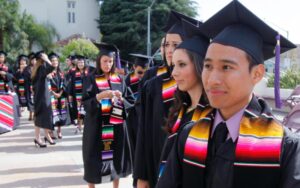 Universidades hispanas bajo fuego: Trump corta 350 millones en fondos y desata alarma educativa