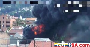 Cuenca: Incendio de Gran Magnitud Moviliza Unidades de Emergencia cerca del Estadio La Gloria