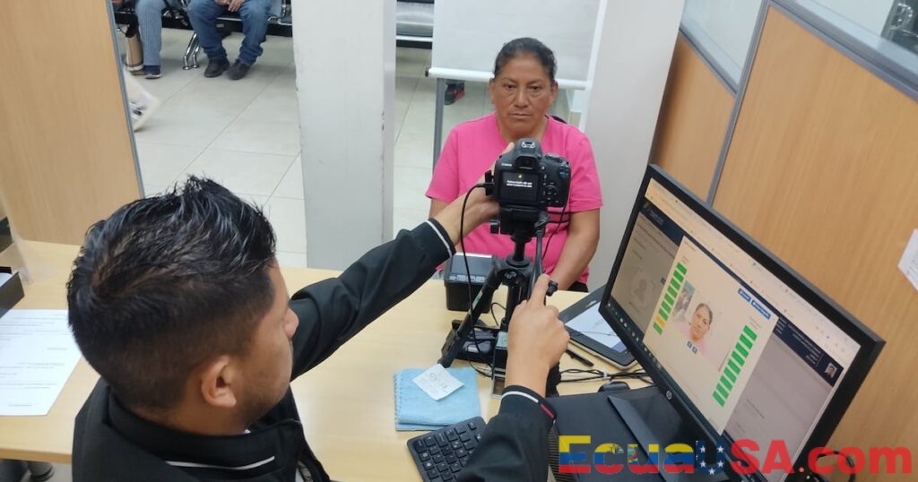 REGISTRO CIVIL ABRIRÁ EL SÁBADO EN 49 AGENCIAS PARA EMISIÓN DE CÉDULAS ANTES DE LA CONSULTA POPULAR