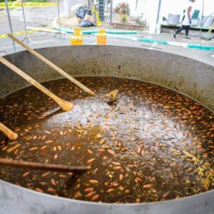 The Tapao Titan: Esmeraldas Breaks World Record with Mega-Seafood Masterpiece