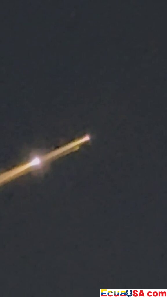 Old Starlink Satellite Re‑enters Atmosphere, Burns Up Over Earth — Debris Risk Remains Low