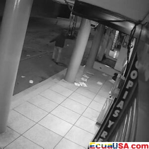 Fiscalía investiga ataque armado contra su sede en Montecristi; agresor dejó panfletos y amenazó a un fiscal