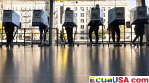 Los Demócratas Ganan Impulso Antes de las Elecciones de Medio Término mientras la Aprobación de Trump se Desploma