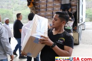 Military Escort Delivers Referendum Ballots to Manabí Under Strict Security Measures
