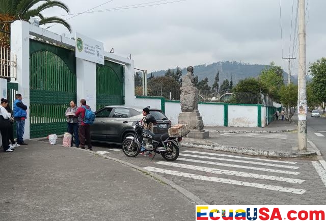 Tragedia en Ambato: Niño de 6 Años Muere Ahogado en Estanque Escolar y Padres Exigen Respuestas