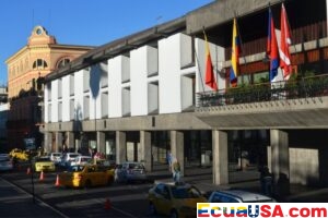 LA FIESTA CANCELADA: Municipio de Quito Anula Contrato de $193K Tras Indignación por Comidas de $15