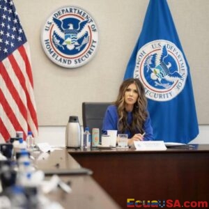Crisis Diplomacy: Noem and Noboa Tour Military Bases in Manta and Salinas Ahead of Referendum