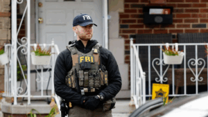 Operación Vigilancia: FBI y Policía de Michigan Frustran Atentado de Halloween; Kash Patel Critica Seguridad Fronteriza