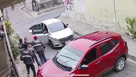 TERROR IN UNIFORM: FAKE POLICE KIDNAP MERCHANT IN GUAYAQUIL AMID RISING WAVE OF IMPERSONATION CRIMES