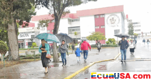 Cuando la Lluvia Retrasó el Voto: La Mañana Electoral Lenta de Ambato