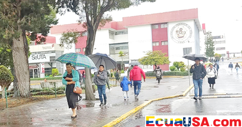 Cuando la Lluvia Retrasó el Voto: La Mañana Electoral Lenta de Ambato