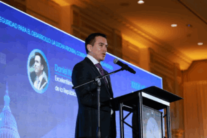 Noboa Addresses Latin American Elite: The Promise of a “New Ecuador” Built on Efficiency and Fiscal Responsibility