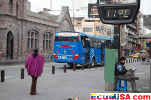 Shifting Skies: Ecuador Begins the Week Under Clouds, Showers and Strong UV Levels