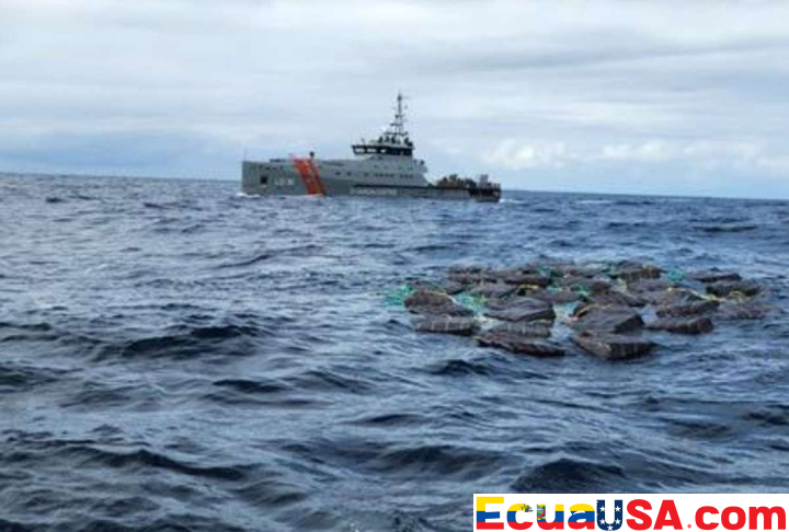 Operación en Alta Mar: La Guardia Costera de EE. UU. Confisca Toneladas de Drogas y Golpea Red de Tráfico Global