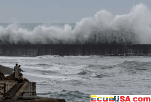 Taiwán Evacúa a Miles Ante la Llegada del Tifón Fung-Wong