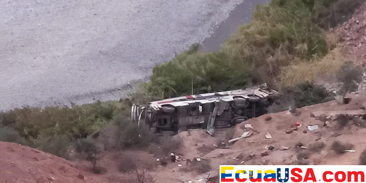 Masacre de medianoche: 37 vidas perdidas en caída de 200 metros en Perú