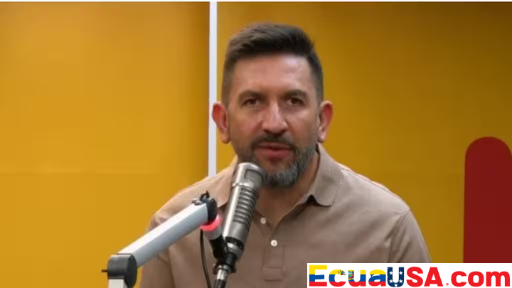 Álvaro Rosero renuncia como Ministro del Interior ante la presión pública y controversia por deuda