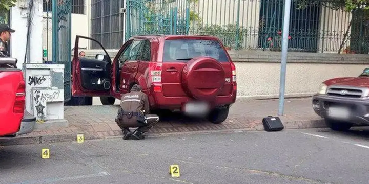 OPERACIÓN NOTIFICACIÓN ROJA: SOSPECHOSO DEL ASESINATO DEL ABOGADO DE EUTANASIA CAPTURADO EN EE.UU. Y DEPORTADO A ECUADOR