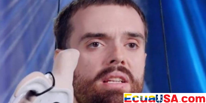 IBAI LLANOS LAUNCHES A NEW OBJECTS WORLD CUP AND ECUADOR REACHES THE QUARTERFINALS WITH A PORCELAIN GALÁPAGOS TORTOISE