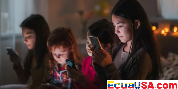 ¿Desconectados hasta los 16? Australia considera prohibir las redes sociales para menores