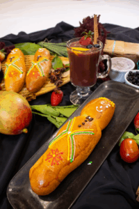 Día de los Difuntos en Ecuador: Cementerios, Colada Morada y Guaguas de Pan Reavivan los Lazos Familiares y la Tradición