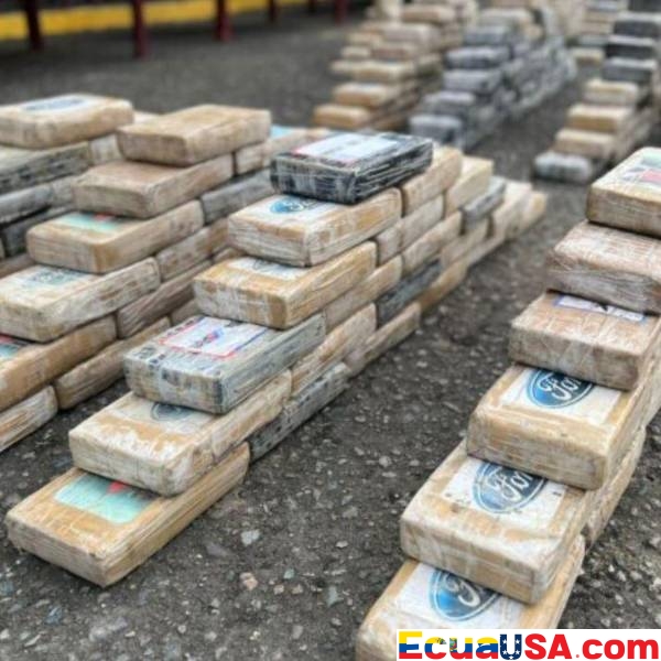Toneladas de Drogas Incautadas en Importante Operativo en Muisne, Esmeraldas