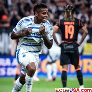 Una Noche Escriba en Azul: Keny Arroyo Eleva al Cruzeiro con un Doble en Semifinal