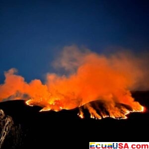 Llamas en las Alturas: El Incendio en Cayambe-Coca que Sacudió al Ecuador