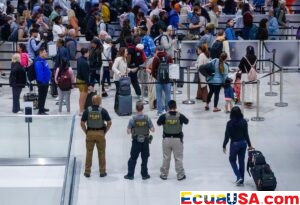 “Ni en carro ni en avión”: abogados de inmigración advierten que viajar dentro de EE.UU. se ha convertido en una ruleta rusa para los inmigrantes con estatus vulnerable