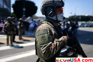 El ICE comprará cámaras corporales para todos sus agentes — pero solo publicará los videos que le convengan, y lo dice en su propia política escrita
